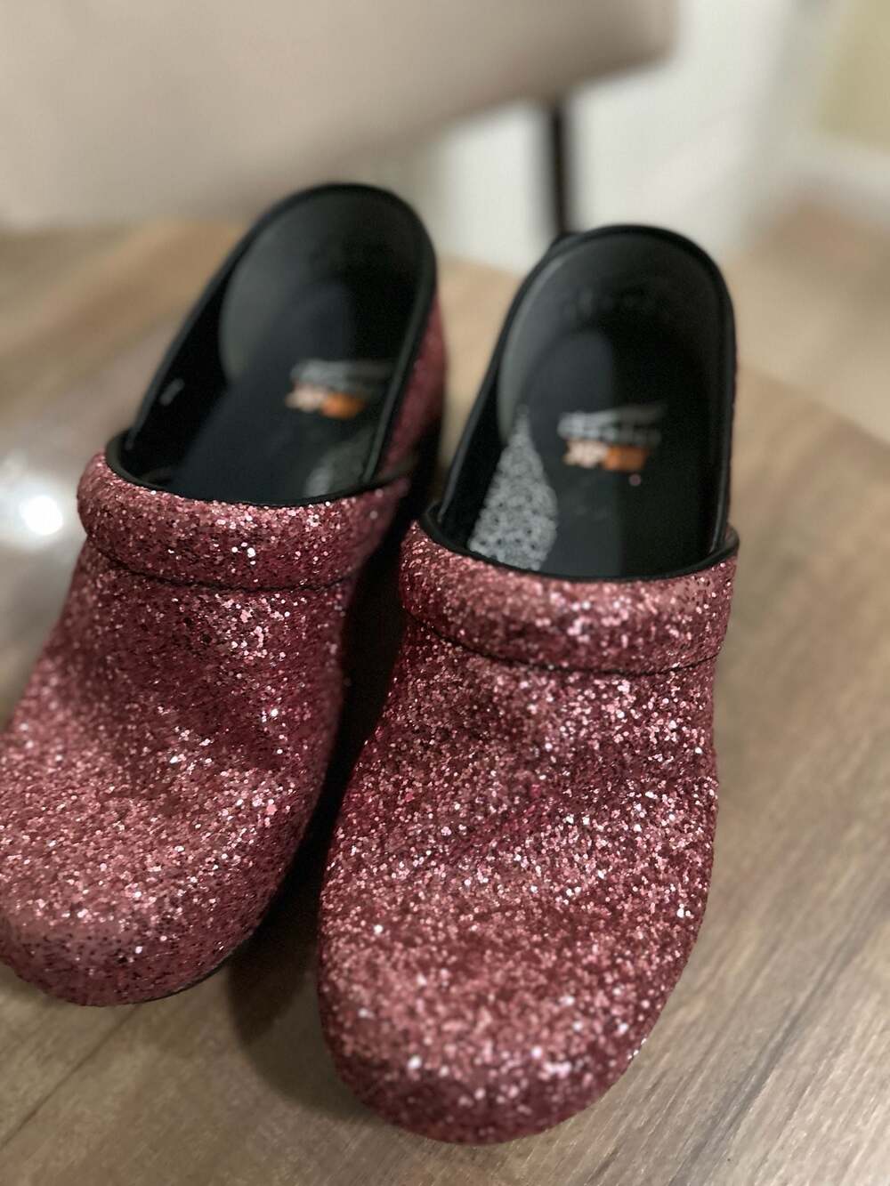 Dansko Women's XP 2.0 Pink Glitter Professional Clogs - Picture 4 of 9